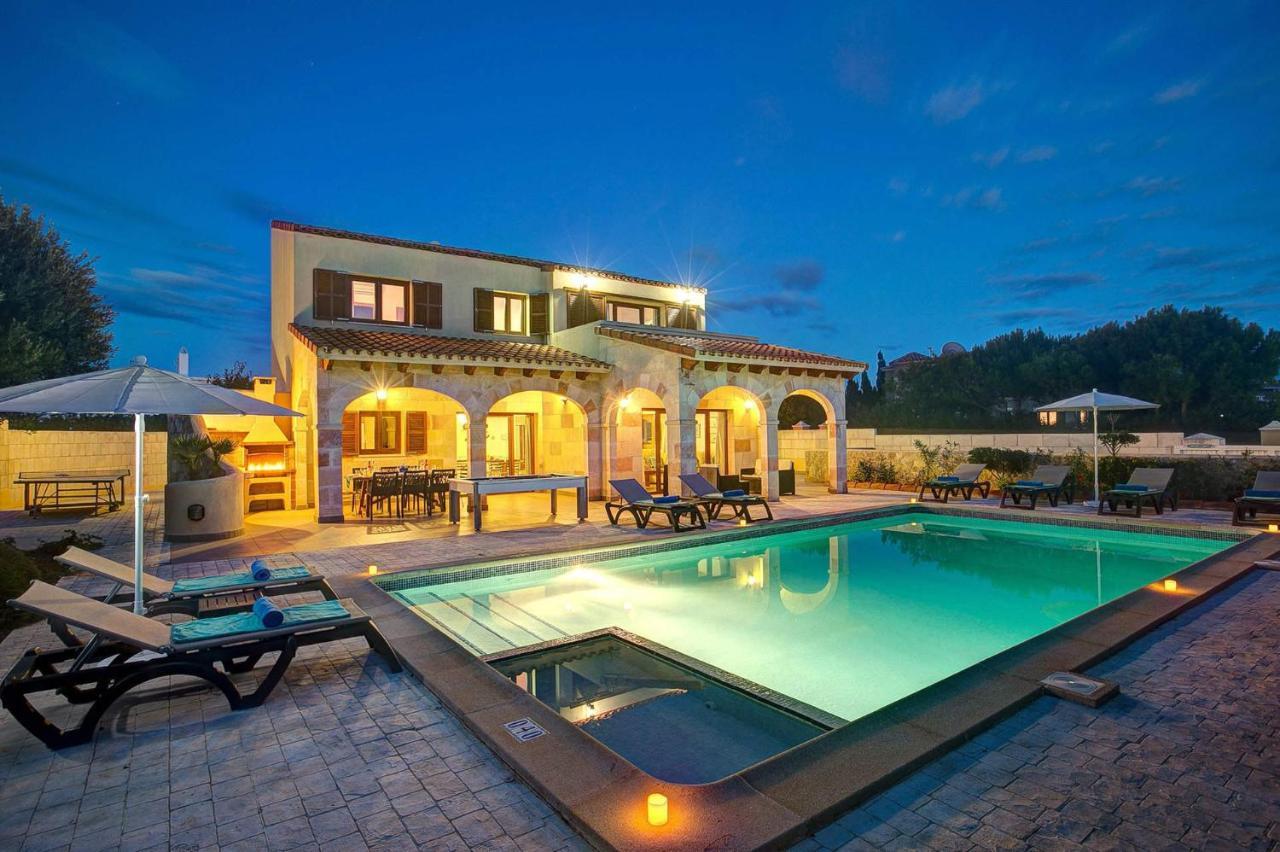 Villa Mares 4 Bedroom Villa, Cala'n Forcat *