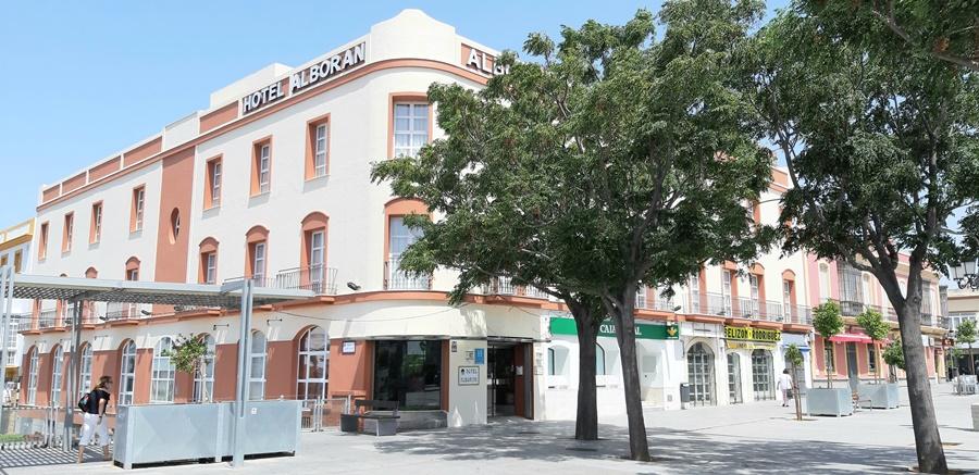 Hotel Alborán Chiclana 3*