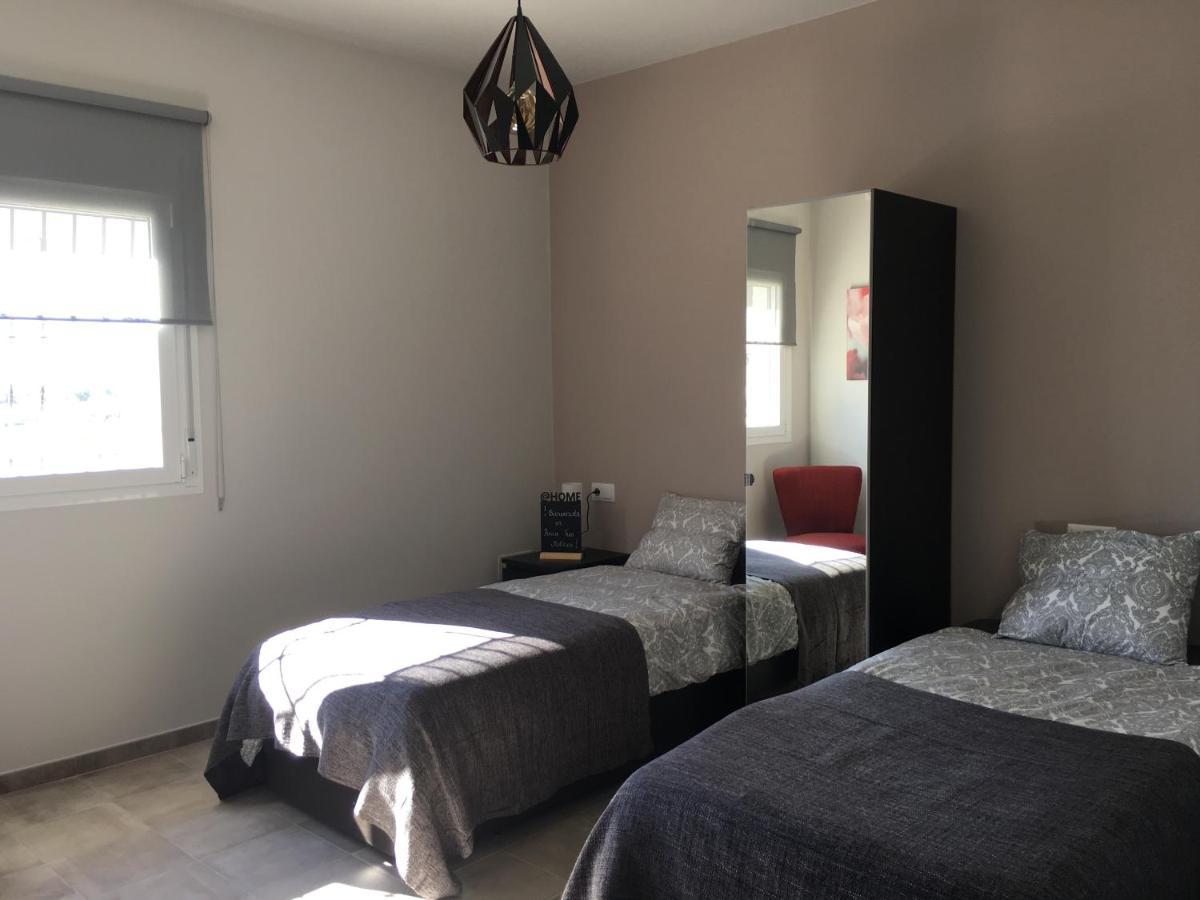 Tres Molinos Bed & Breakfast Roldan