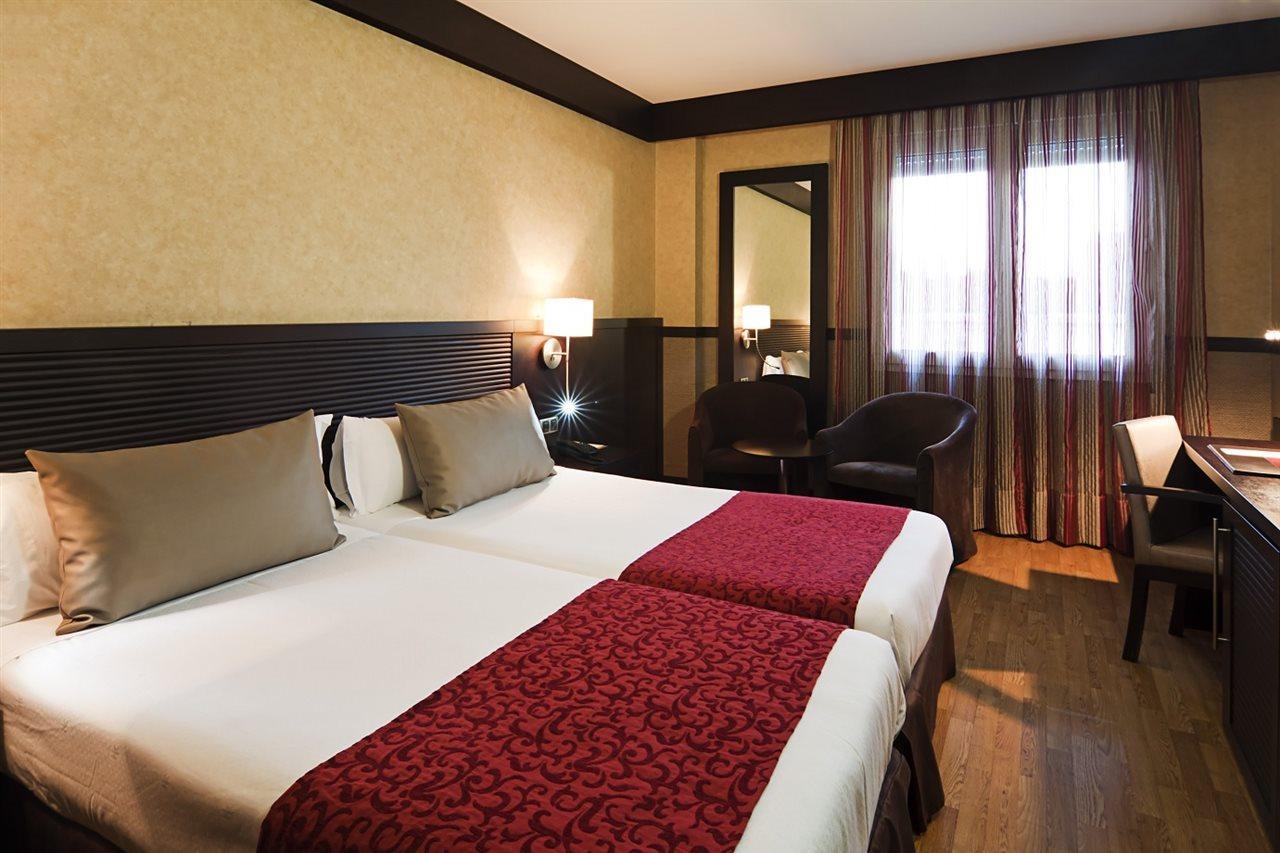 Catalonia Santa Justa 4*
