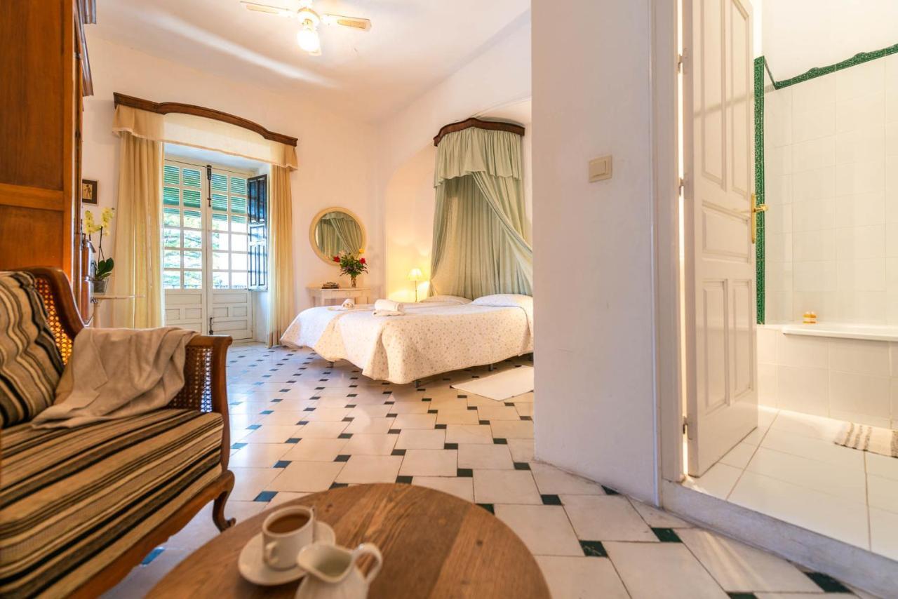 Palacete De Cazulas Bed & Breakfast Granada