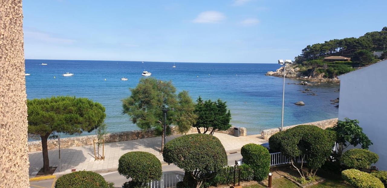 Сasa de vacaciones Casa Con Jardín A 25 Metros De La Playa. La T.