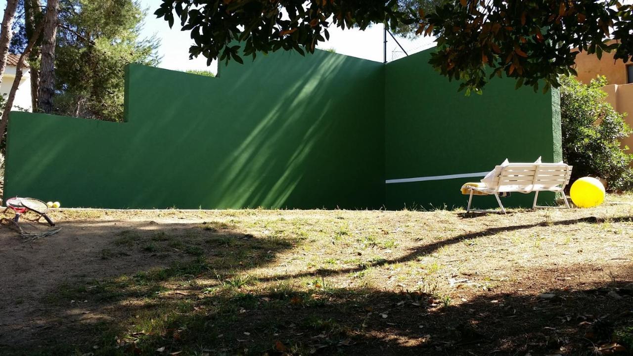 Casa Con Jardín A 25 Metros De La Playa. La T. Сasa de vacaciones *