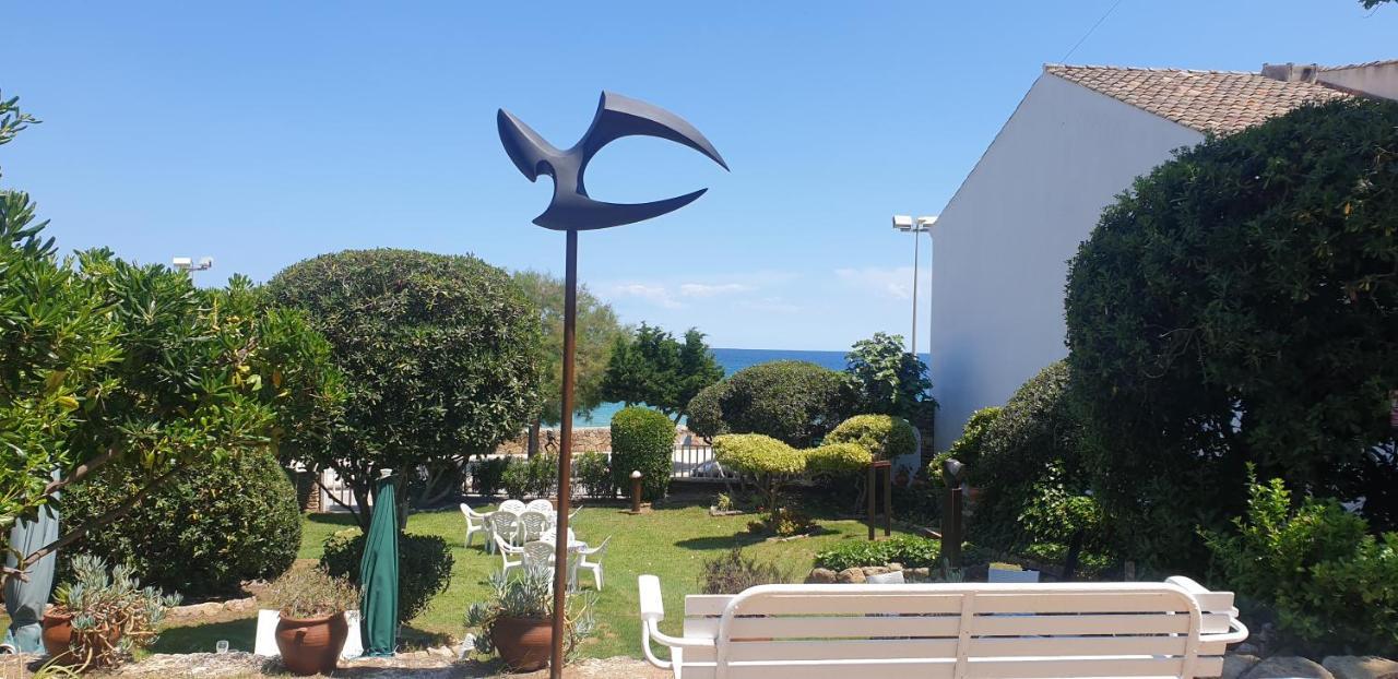 Casa Con Jardín A 25 Metros De La Playa. La T. Сasa de vacaciones *
