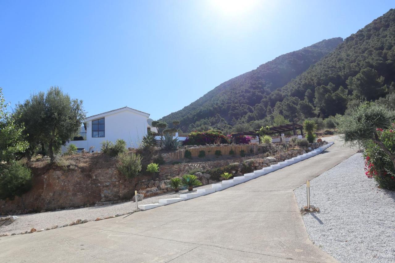 Casa Arts Guest Hotel Alcaucin