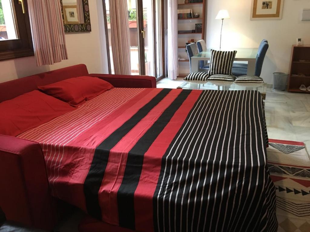 Un Vergel Al Pie De La Alhambra. Enjoy It Now!! Apartment Granada