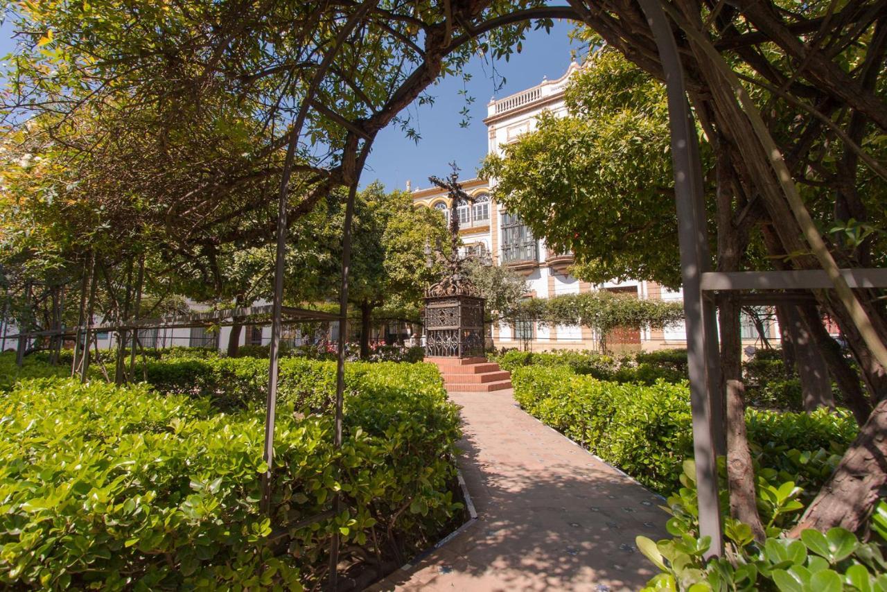 Alkazar Gardens Old Town 6 Pax * Seville