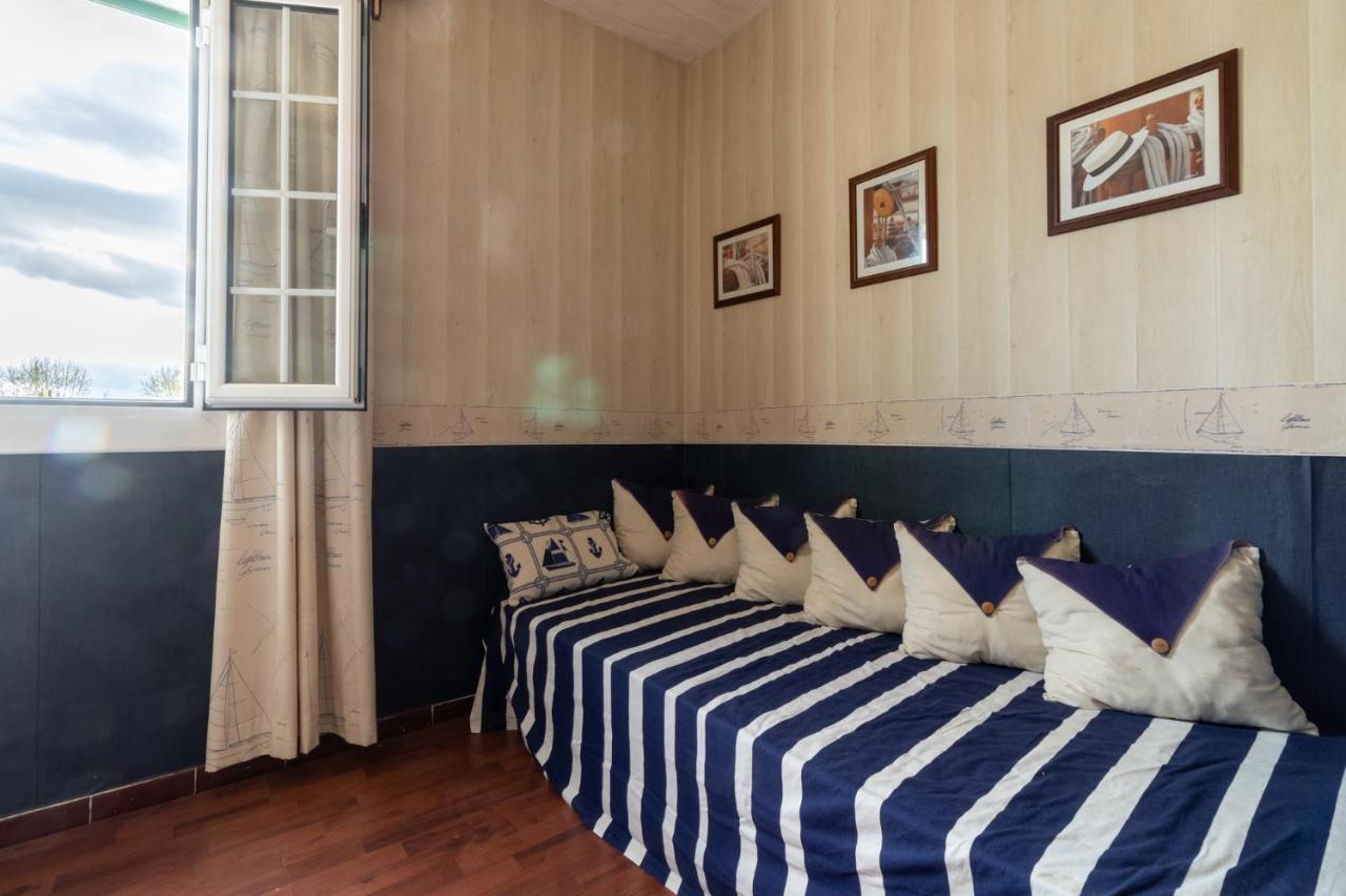 Goldhome - Currican - Casa Con Amarre, Terraza, Barbacoa, Wifi * Empuriabrava