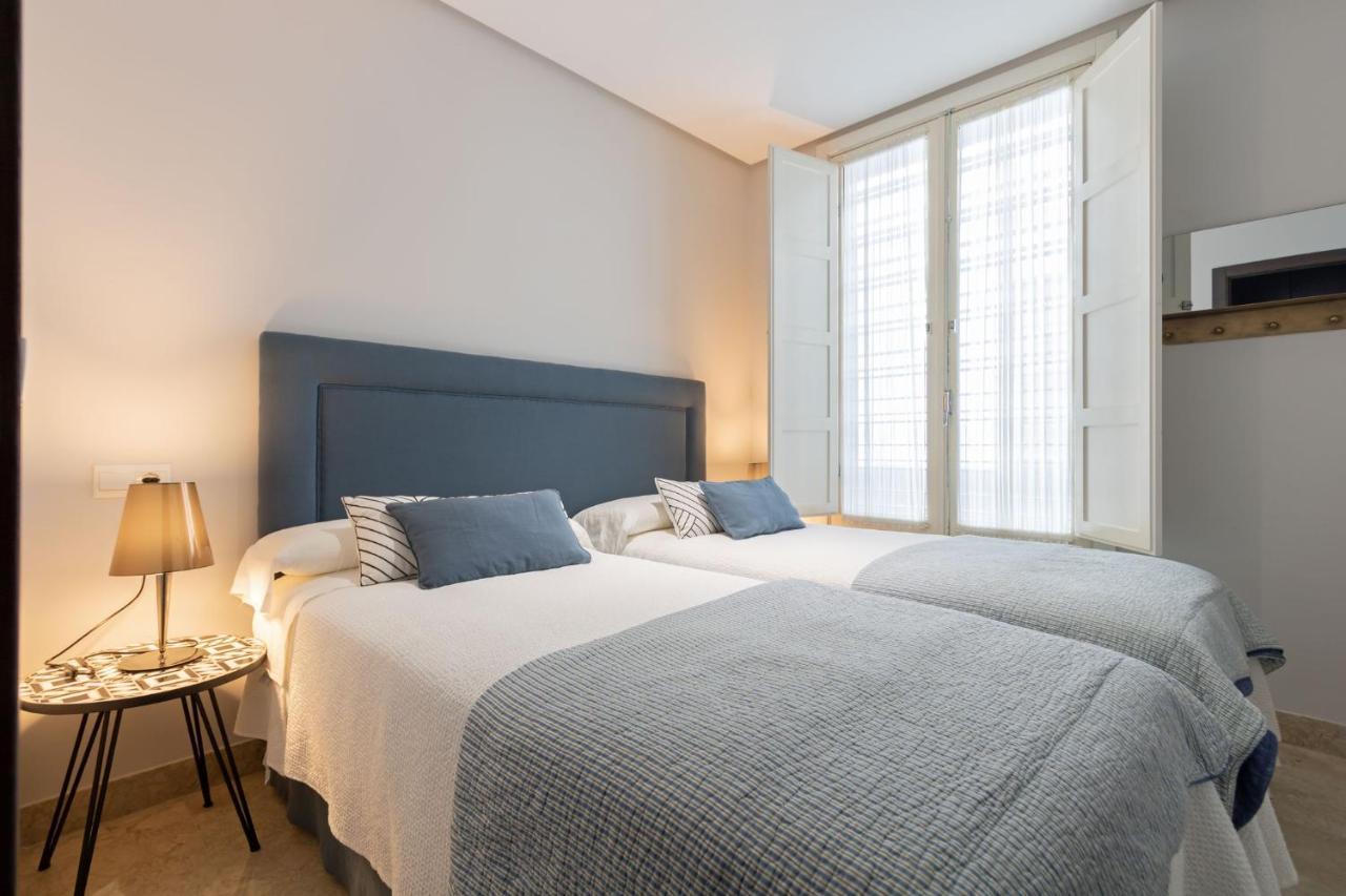 Alkazar Gardens Old Town 6 Pax Apartment *