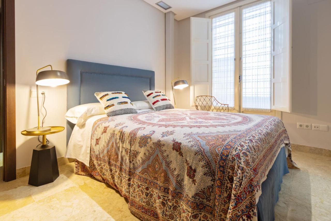 Alkazar Gardens Old Town 6 Pax Apartment