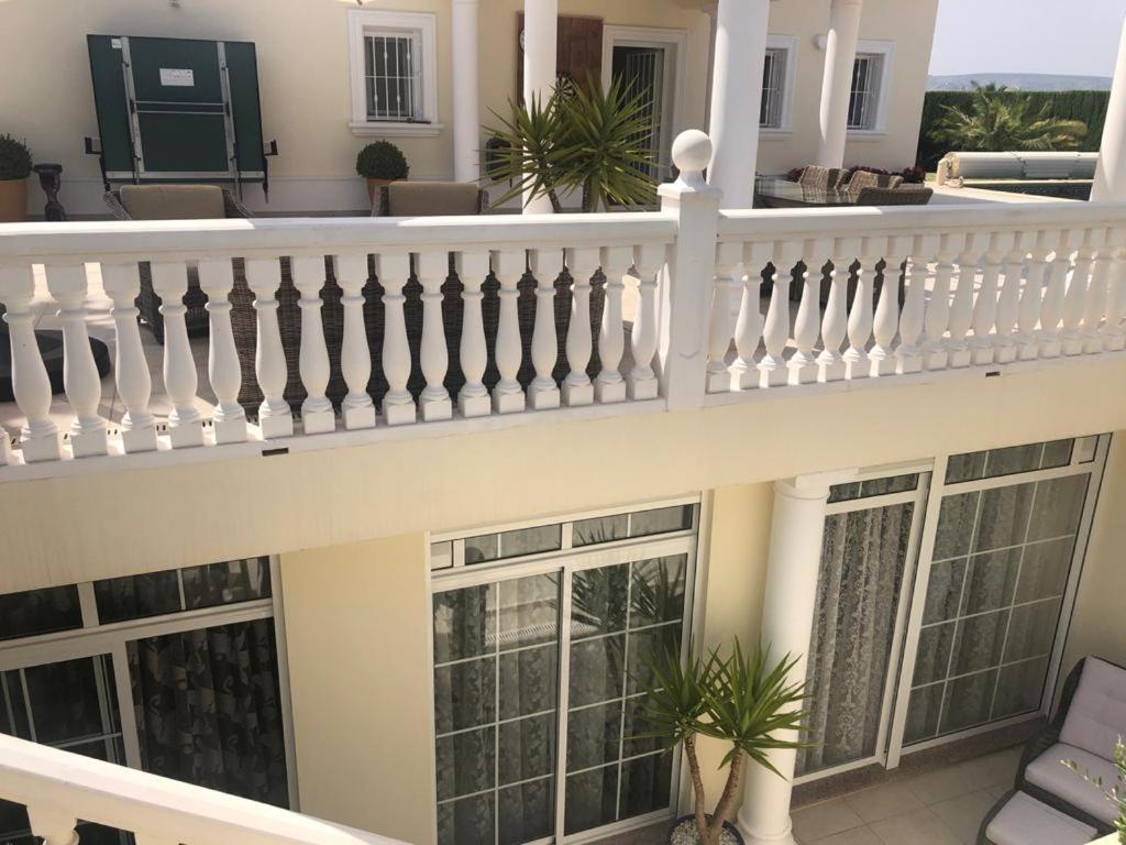 Luxurious In With Private Swimming Pool&garden Apartment *