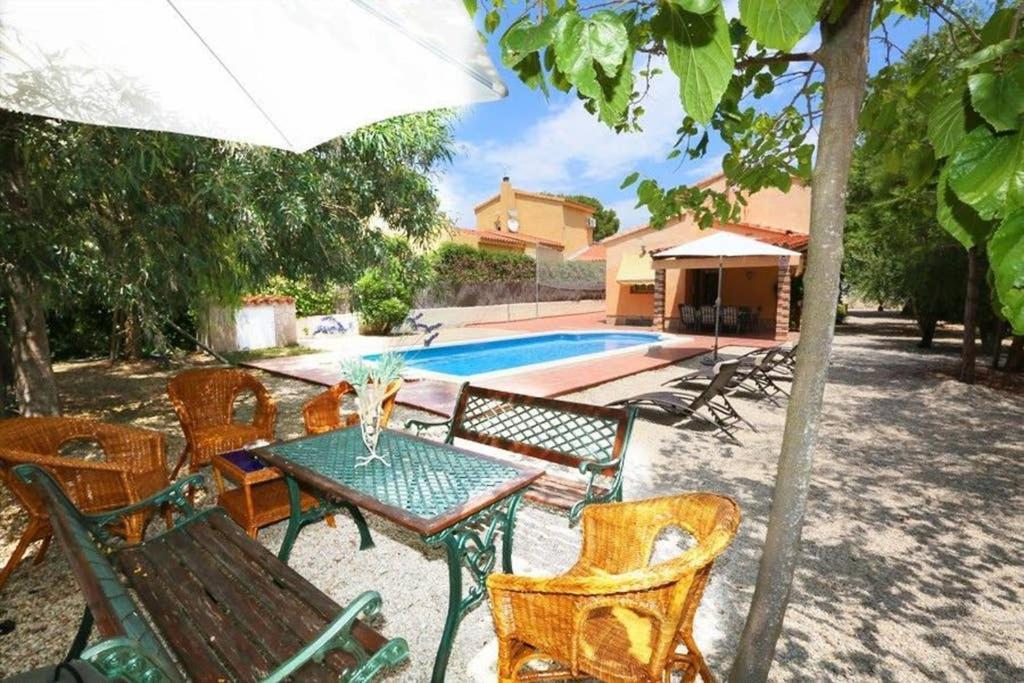 Ame447 Con Piscina Privada 9x5m Y Jardin Vallado Villa
