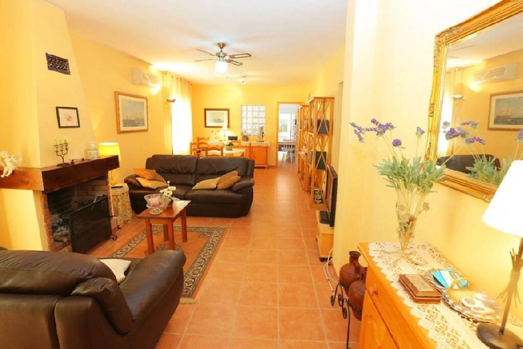 Villa Ame447 Con Piscina Privada 9x5m Y Jardin Vallado