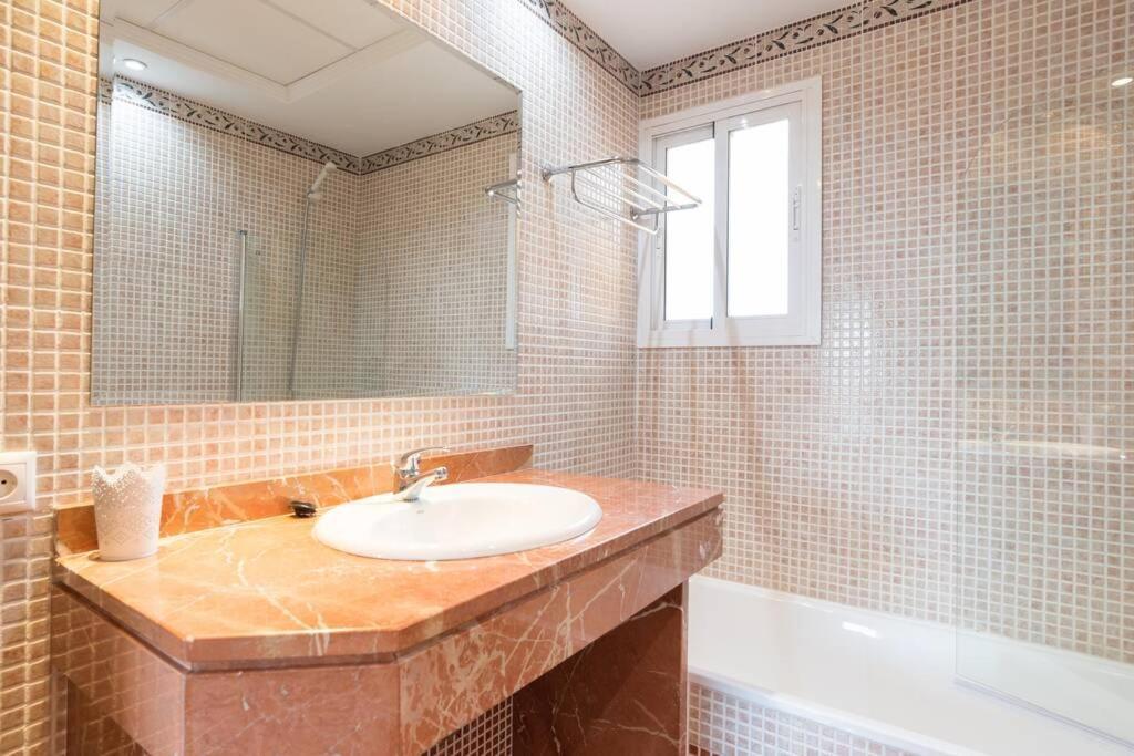 Sol - Increíble ático En Junto A Puerto Marina Con Piscina&garaje Apartamento