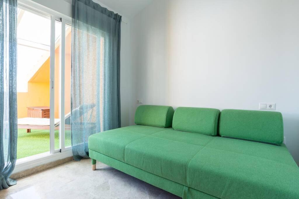 Apartamento Sol - Increíble ático En Junto A Puerto Marina Con Piscina&garaje Benalmádena