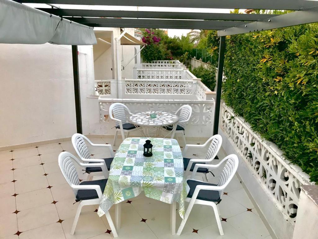 Adosado De 140m2 Con Terraza A 50 M De La Playa Holiday home Denia