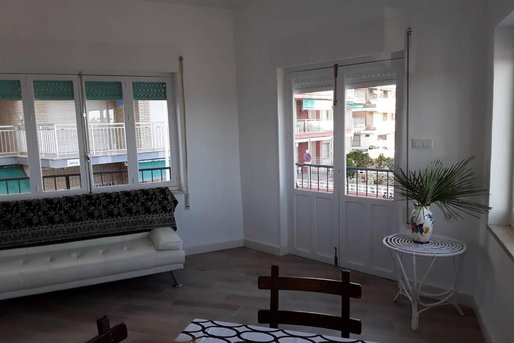Piso En Primera Linea Con Wifi Y Vistas Al Mar * Lo Pagan