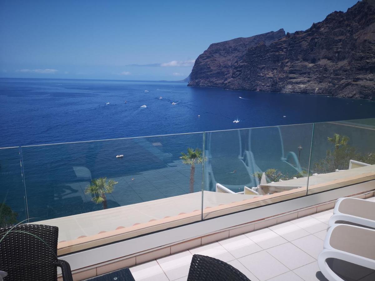 Magnificent Apt. With Sea View, Cliff & Marina *