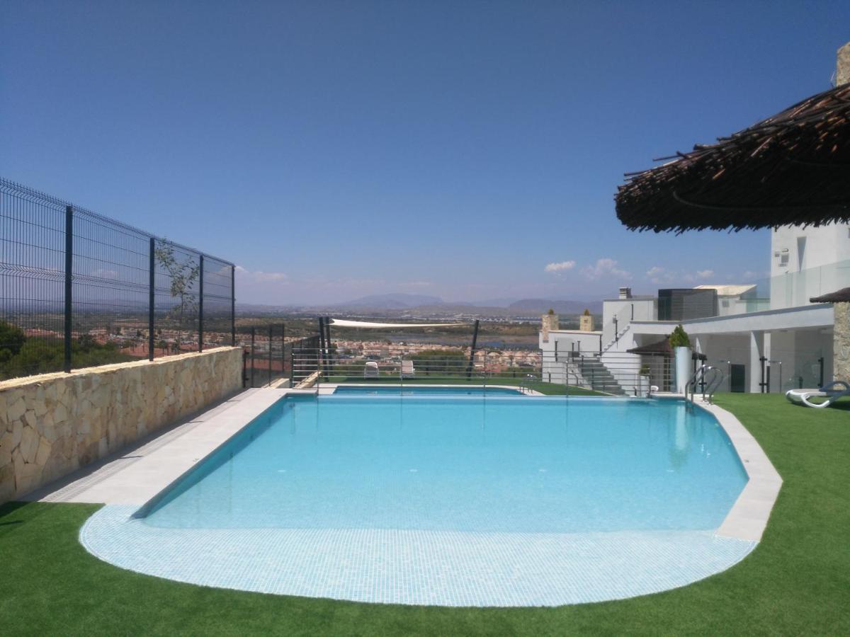 Beautiful New Style In In Front Of Sea With Solarium And Jacuzzi Apartment *