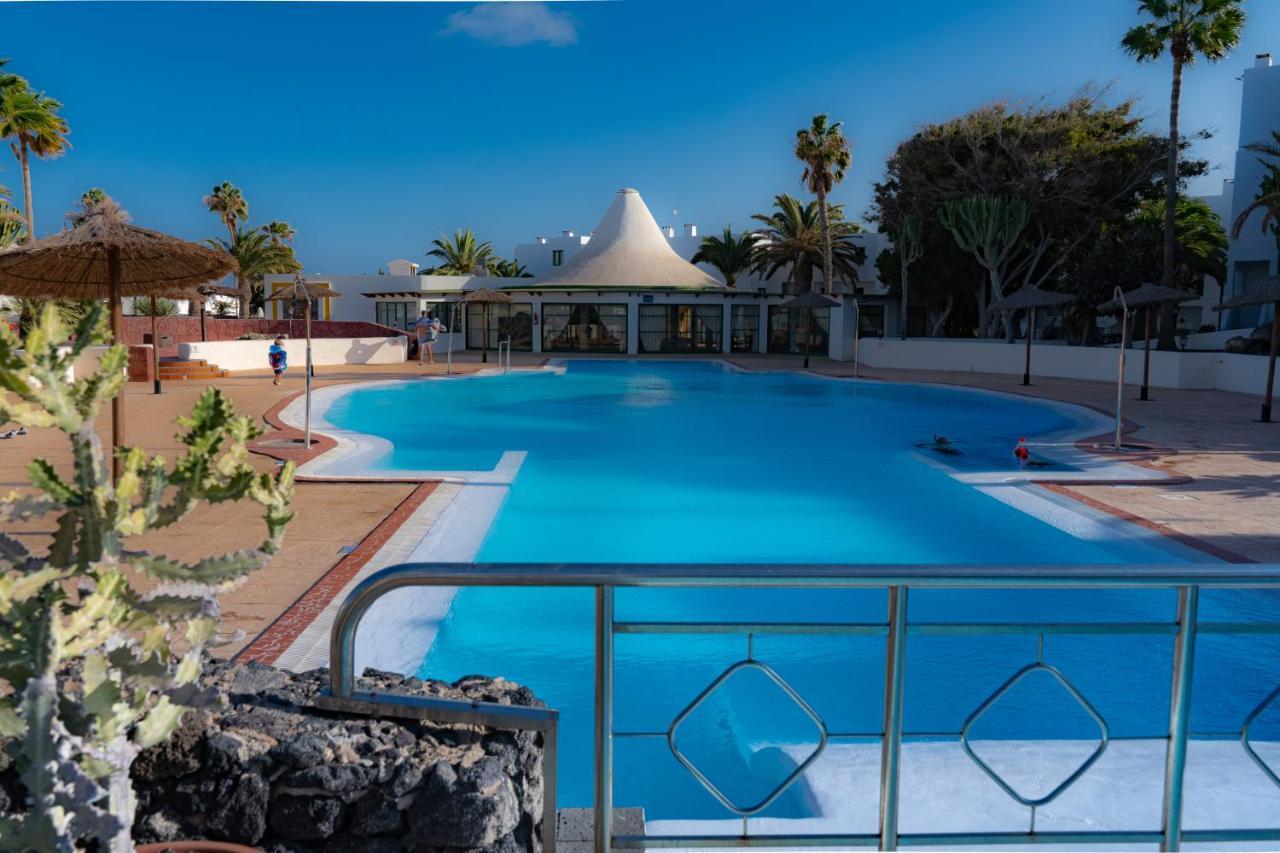 En Playa Roca Primer Linea De Mar Apartment Costa Teguise
