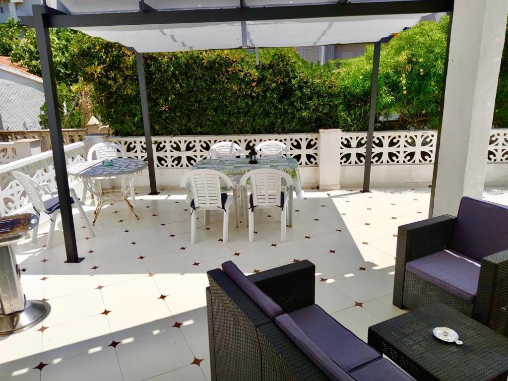 Adosado De 140m2 Con Terraza A 50 M De La Playa Holiday home *