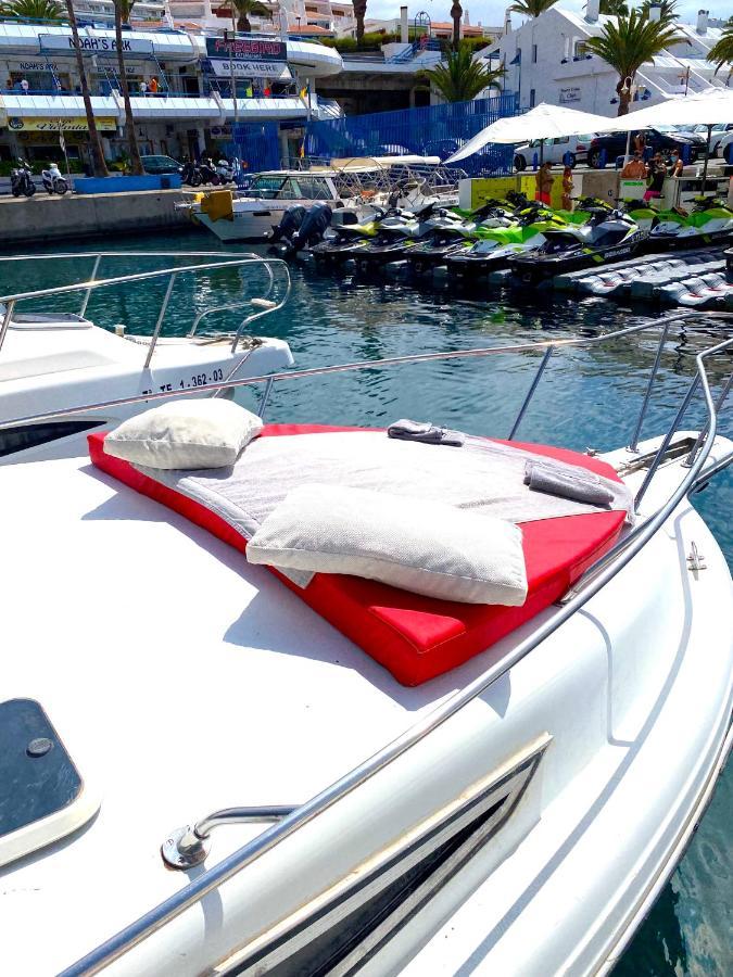 Barco Pita - Amarilla Marina Botel San Miguel de Abona
