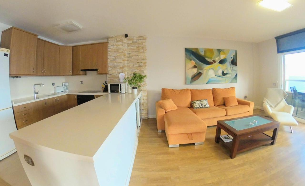 Facing The Ocean - Full Appt With 2 Double Bedroom *