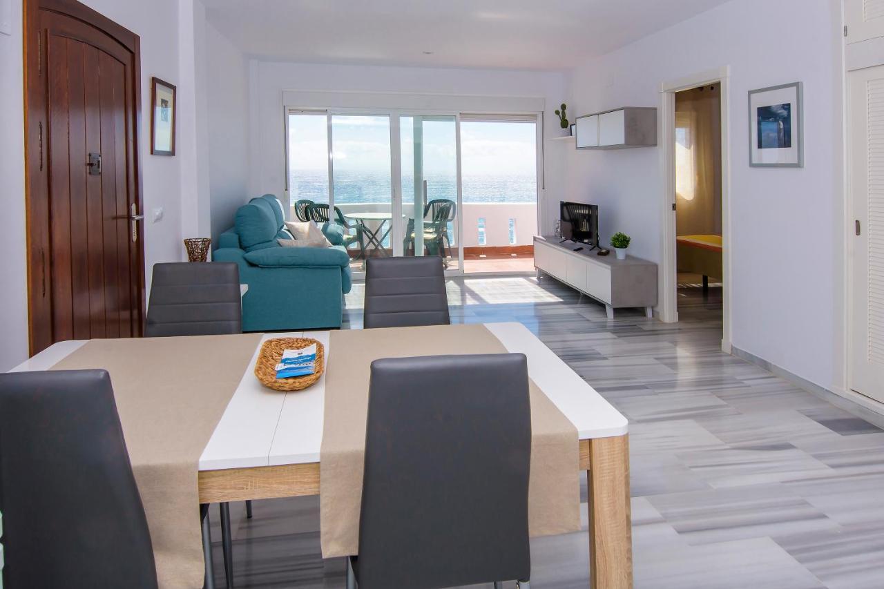 Con Vistas Al Mar En *