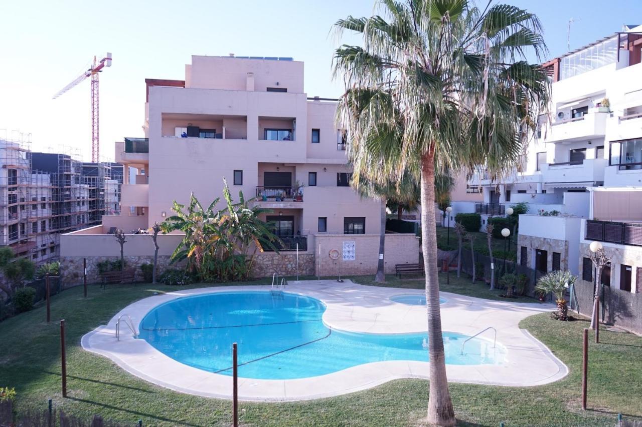 Sunny Place 2 Bedrooms, 8 Min From The Beach Apartamento