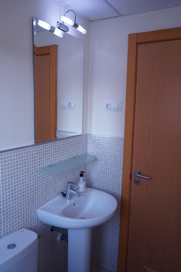 Sunny Place 2 Bedrooms, 8 Min From The Beach *