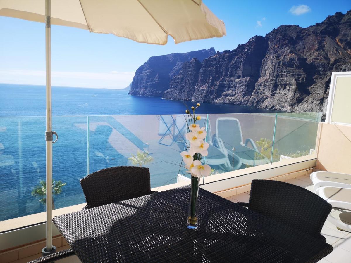 Apartment Magnificent Apt. With Sea View, Cliff & Marina