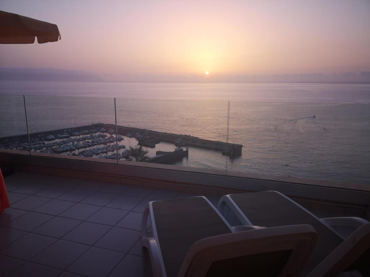 Magnificent Apt. With Sea View, Cliff & Marina