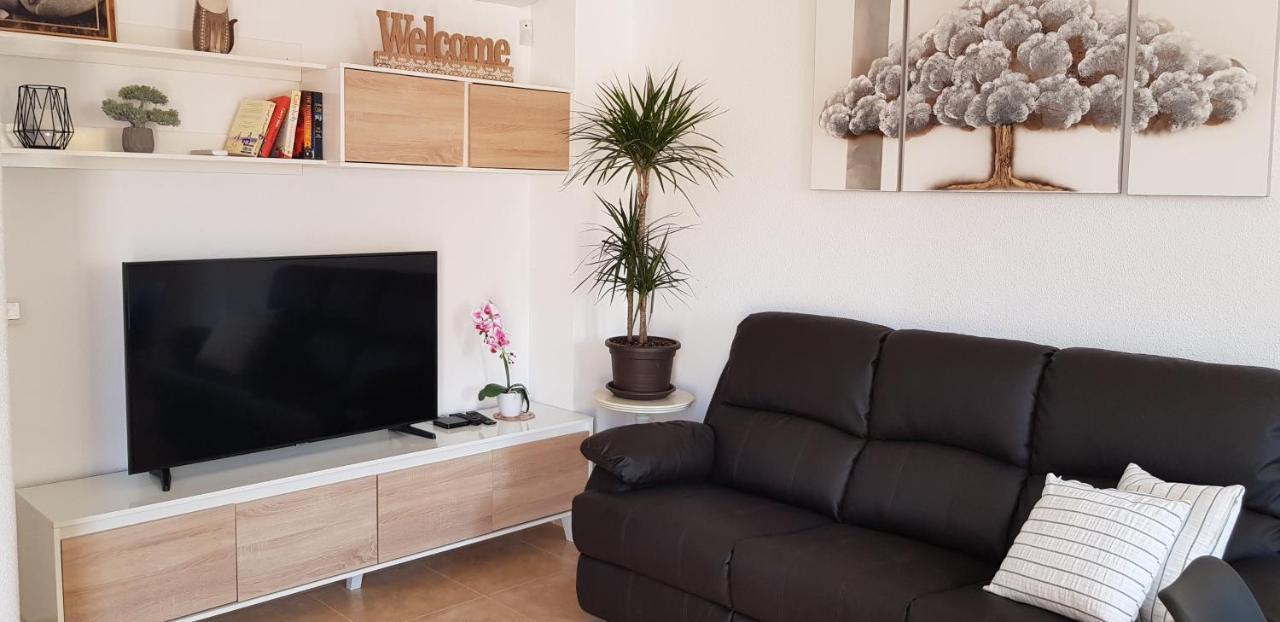 Сasa de vacaciones 3 Bdr House Near La Zenia Private Lounge Terraces, Fire Places, Bbq, Kitchen, Parking *