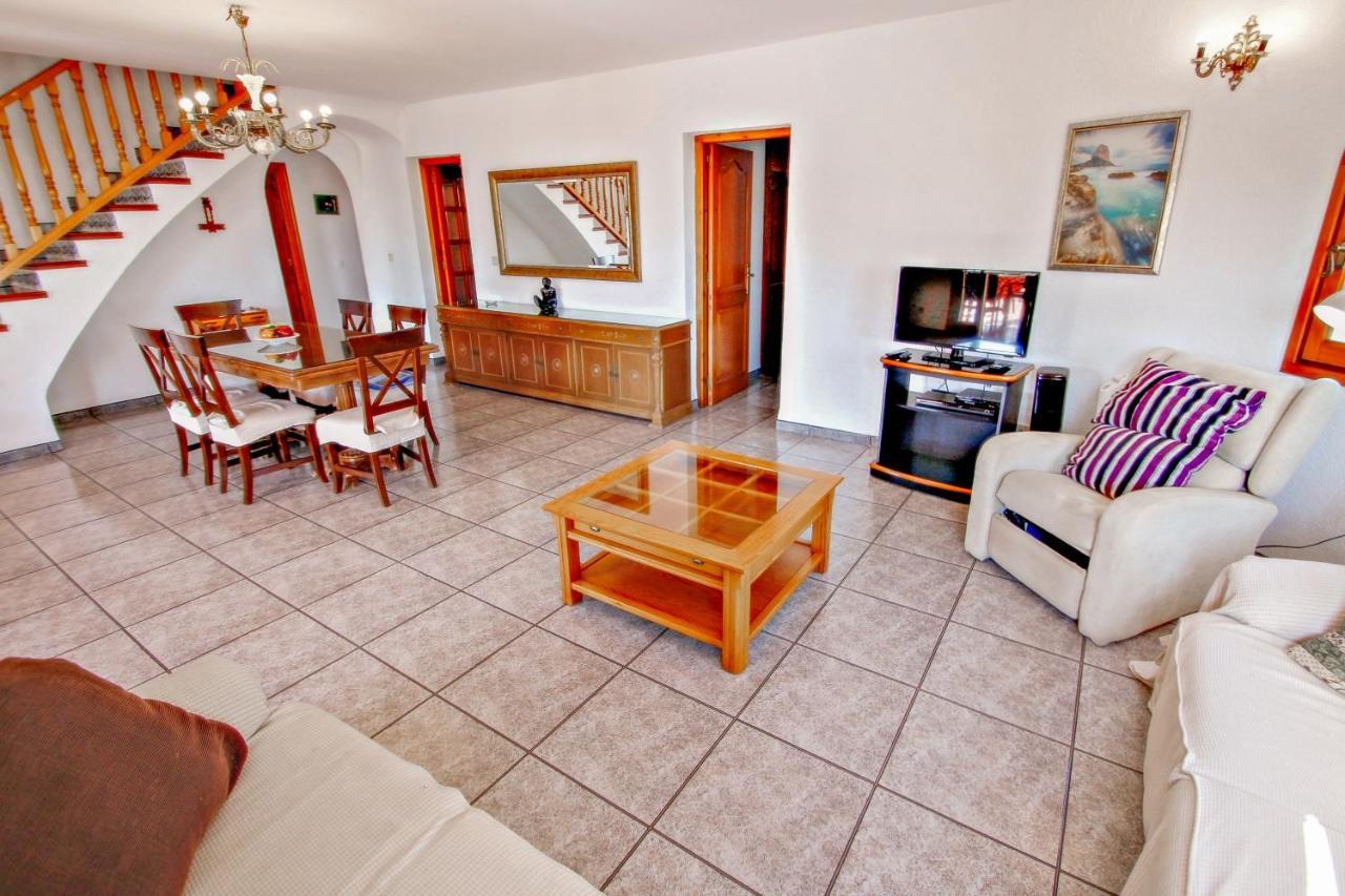 Emilia - With Ocean View And Private Pool In Villa