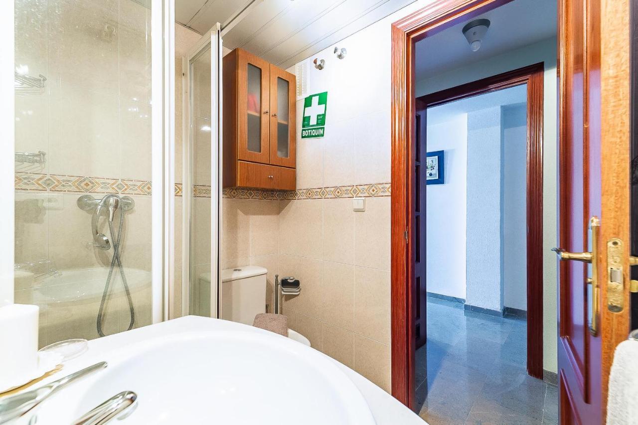 Luminoso Apartamento Con Terraza, Jardin Y Piscina. Benalmadena