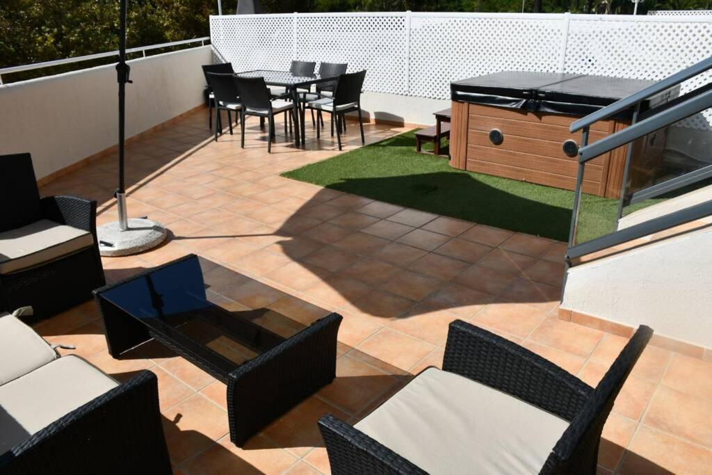 Benalbeach Lux, Jacuzzi, Beachfront - 432 Apartamento
