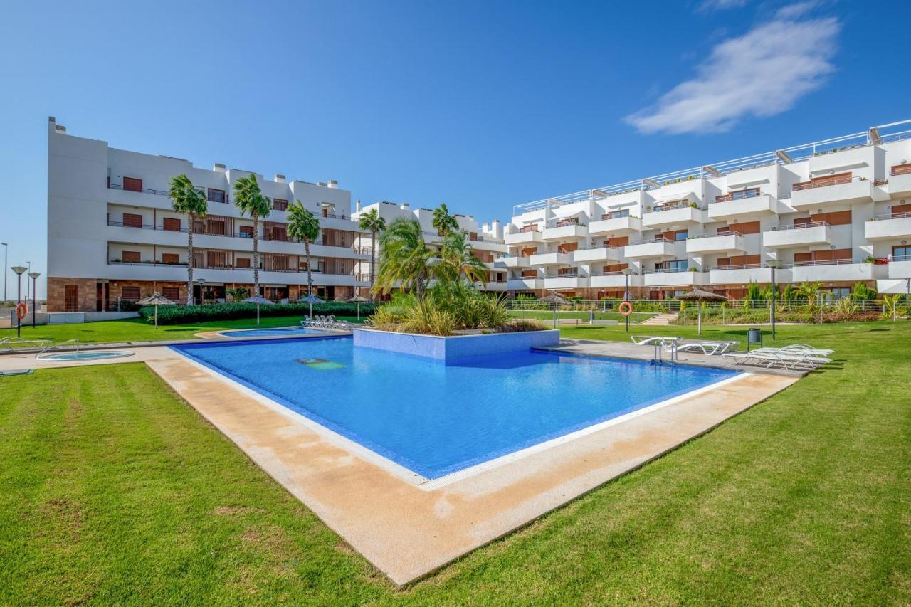 Apartamento Spacious In With Sea View