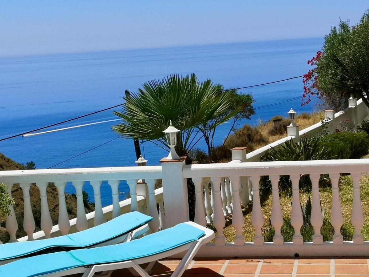 House In A Cove Villa *