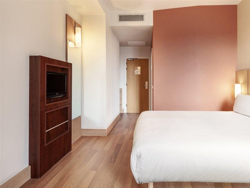 Barcelona 2*
