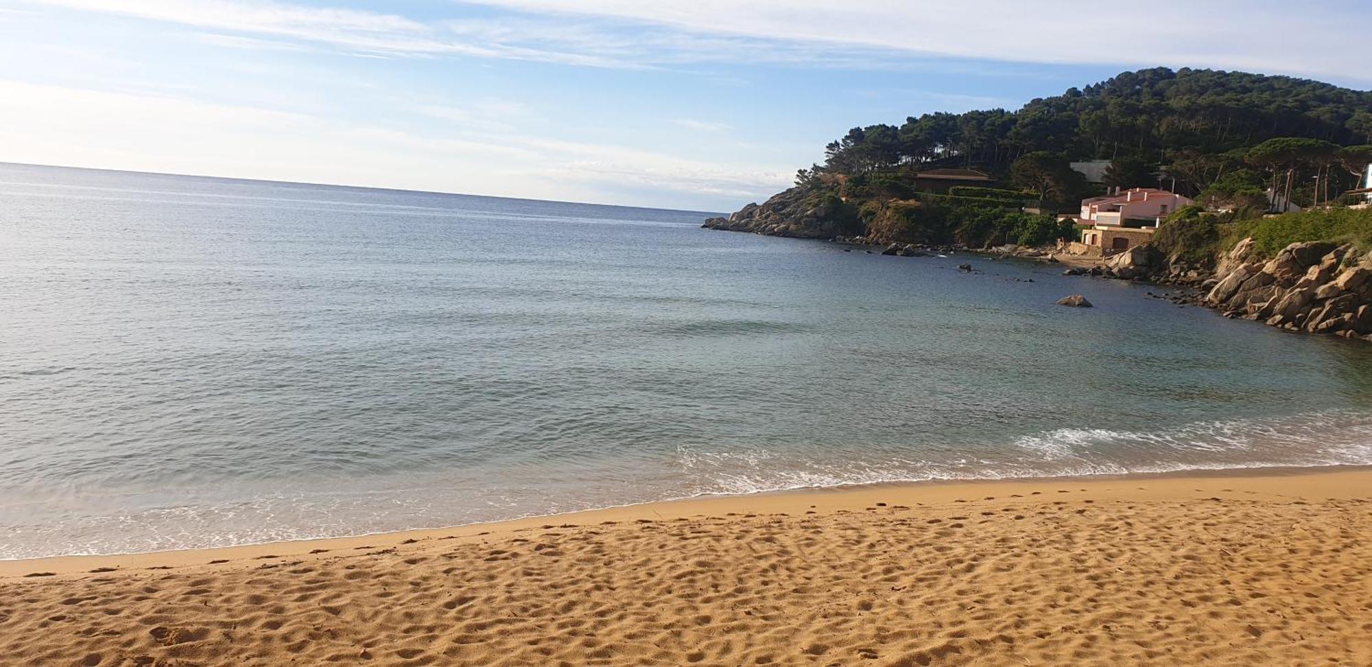 Сasa de vacaciones Casa Con Jardín A 25 Metros De La Playa. La T. *