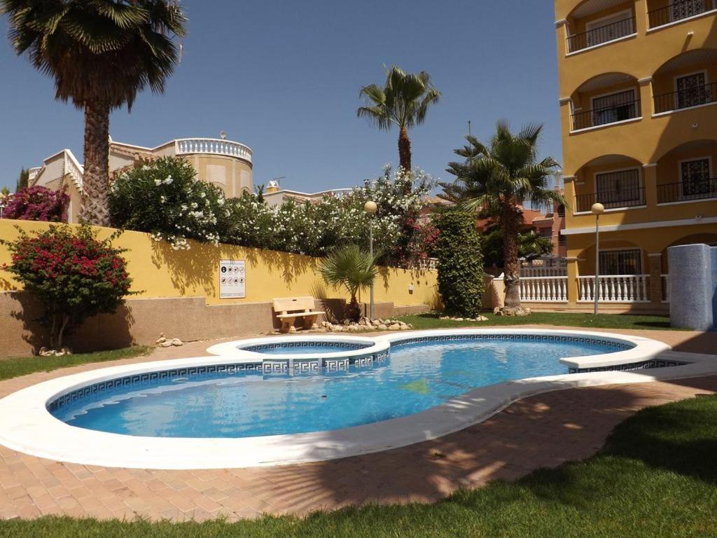 Comfortable Two Bedroom With Communal Pool, Aircon And Free Wifi * Dehesa de Campoamor (Orihuela Costa)