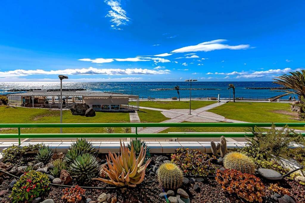 In Complex Altamira With Direct Ocean View Apartment