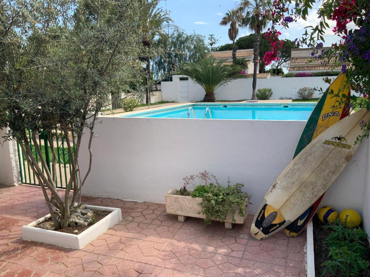 Los Albatros Chalet Con Piscina Сasa de vacaciones