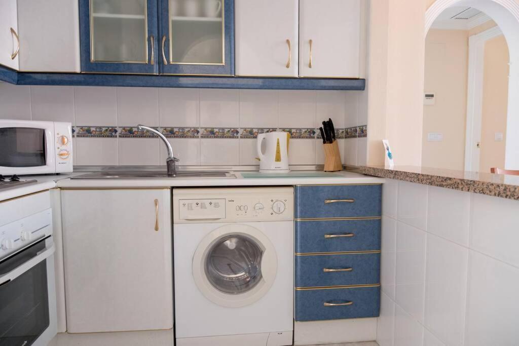 Apartment Comfortable Two Bedroom With Communal Pool, Aircon And Free Wifi *