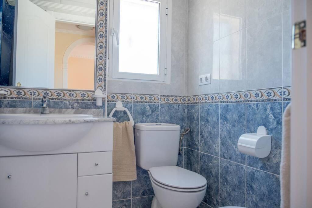 Comfortable Two Bedroom With Communal Pool, Aircon And Free Wifi *