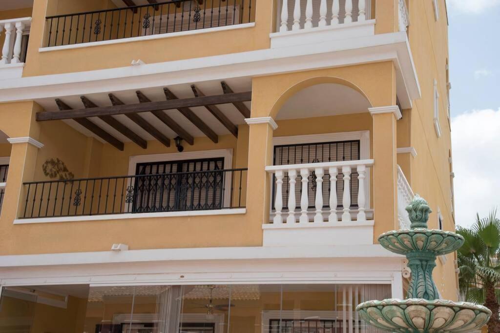 Comfortable Two Bedroom With Communal Pool, Aircon And Free Wifi * Dehesa de Campoamor (Orihuela Costa)