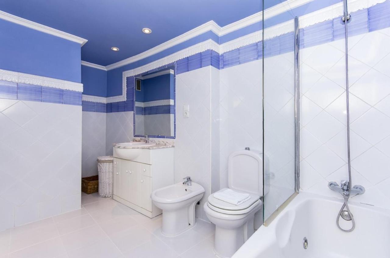 No Turistic Rental, Duplex Penthouse In The Historic Center, Valencia, Ideal For Those Looking To In The City For A Season, Including Professionals And Students Apartment