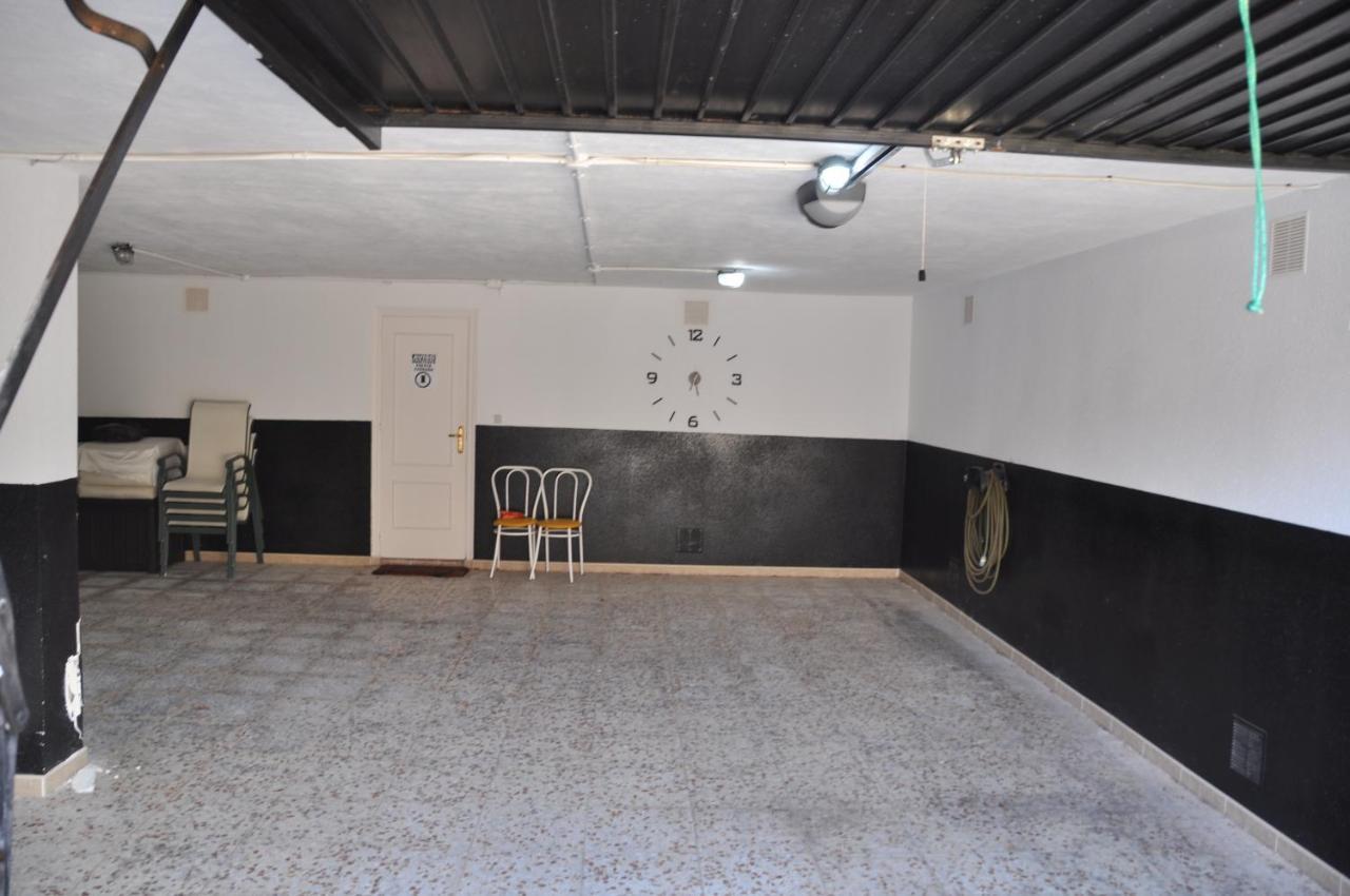 Chalet En Canales De Veneziola Con Piscina Y Embarcadero