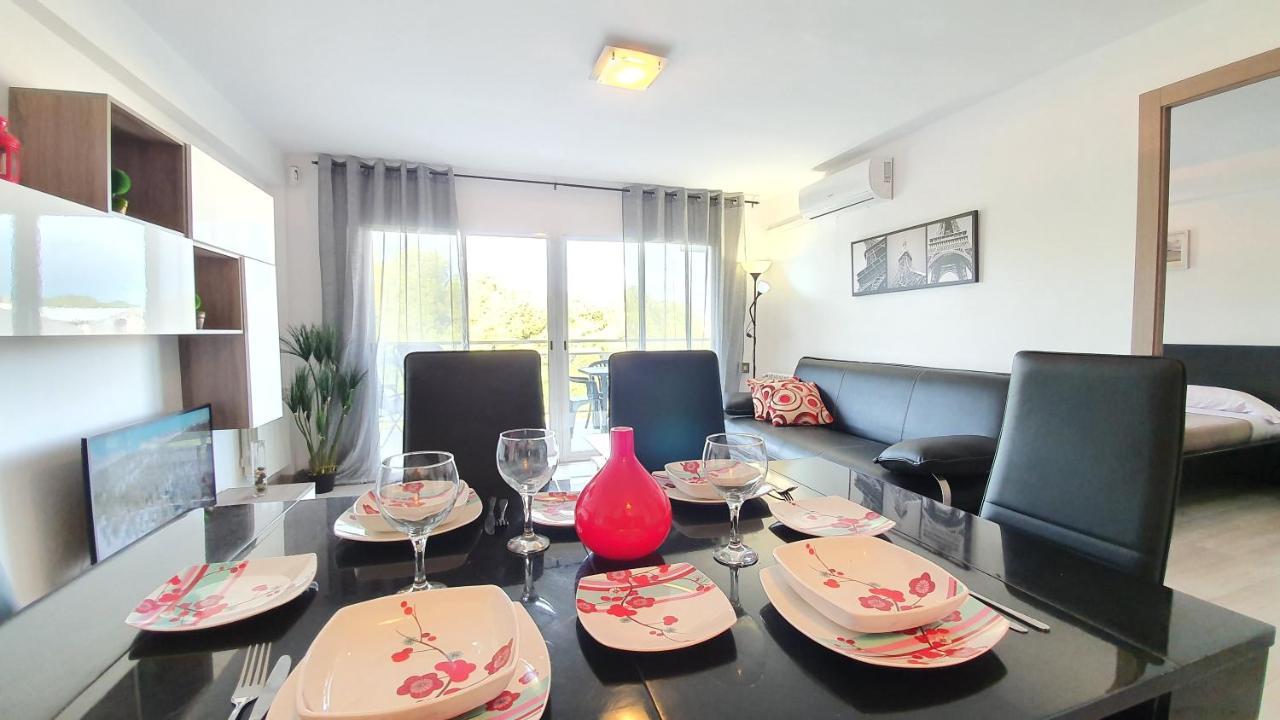 Adam's Flat Corazon De Salou