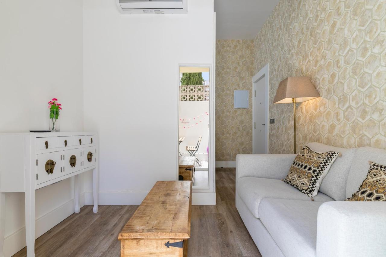 Homeabout Diego De Leon Ii Apartment